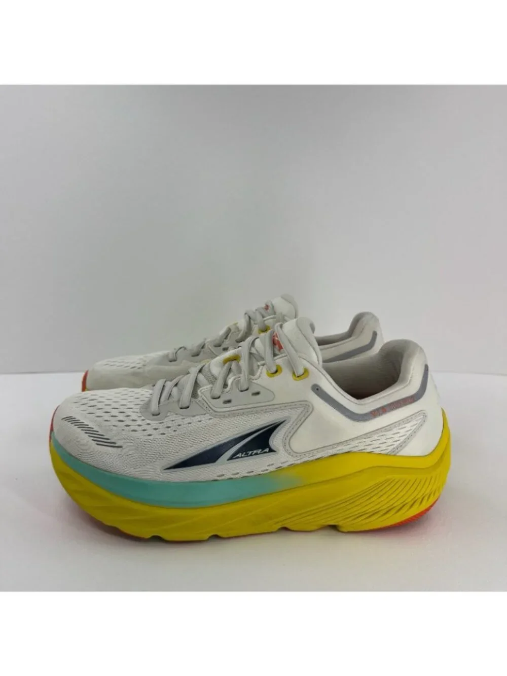 Altra Via Olympus Running Shoes Size Men 9 Max Cushion AL0A82BW Gray Yellow